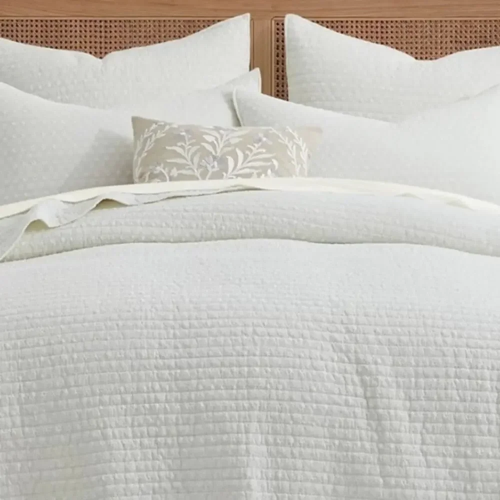 Levtex Eyelet Embroidered 3 Pc Luxury Cotton Quilt Set Cream Size Full/Queen